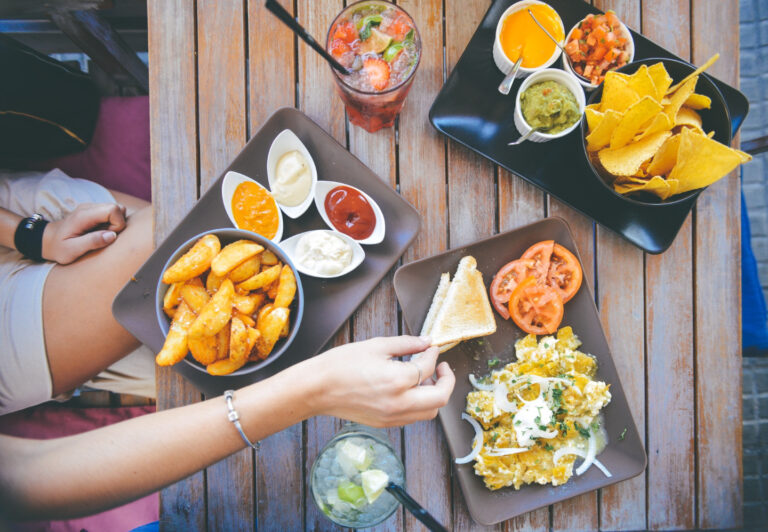 137 food salad restaurant person 768x532