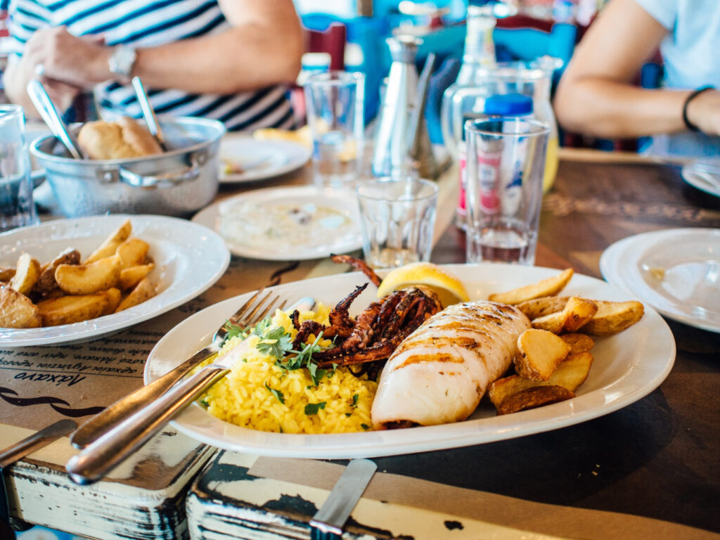 139 food plate restaurant eating 1024x768