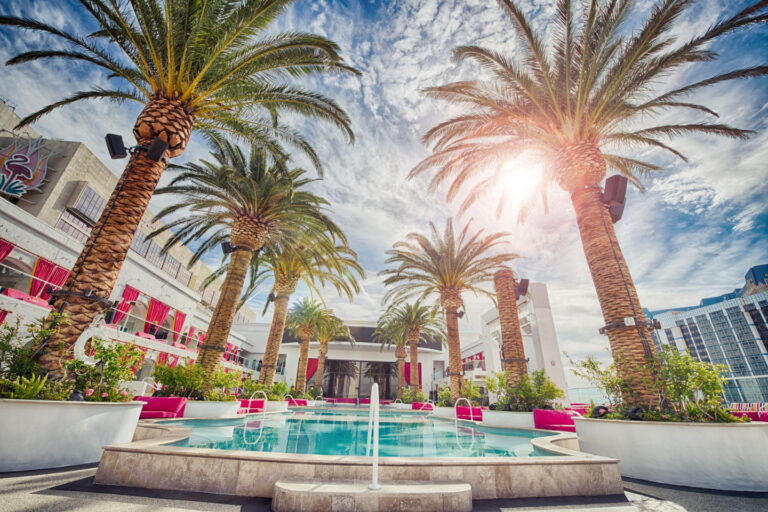 191 holiday vacation hotel luxury 1 768x512