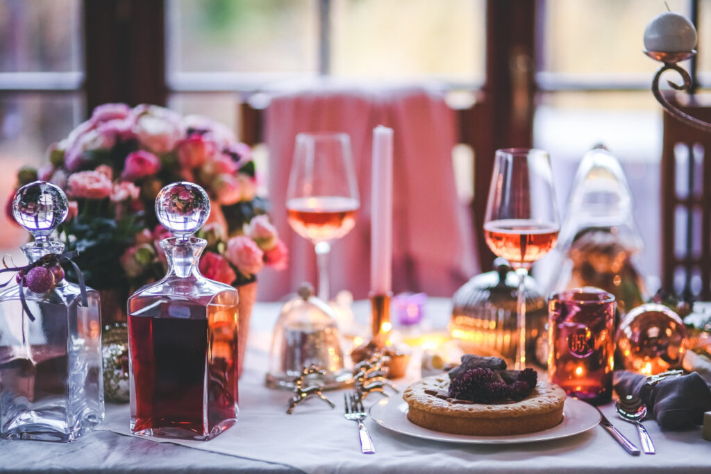 199 dinner meal table wine 1024x683