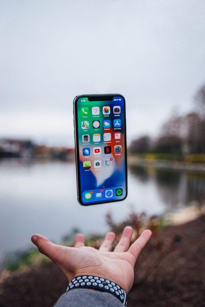 phone3 3 683x1024